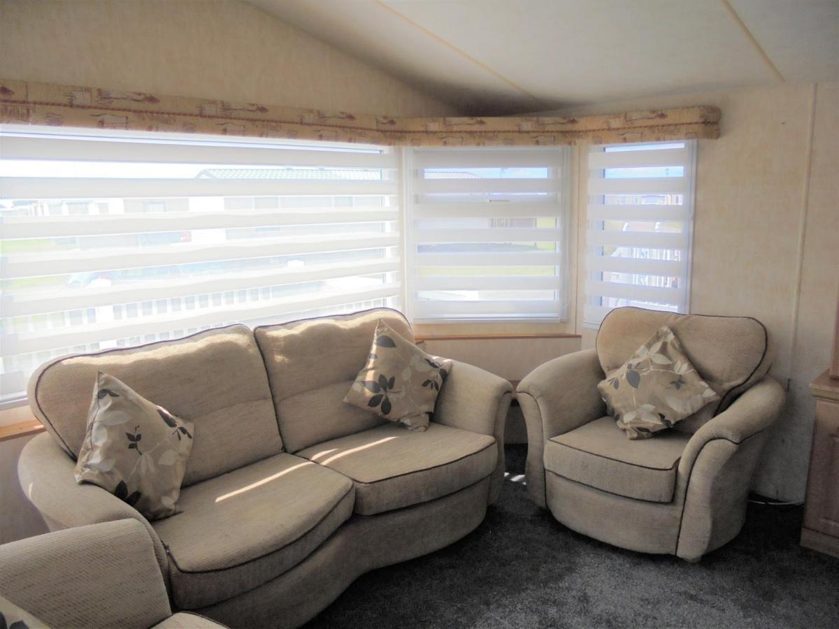 Waterside: Waterside Salisbury:- 6 Berth Large Wrap Around Veranda Инголдмелс Экстерьер фото